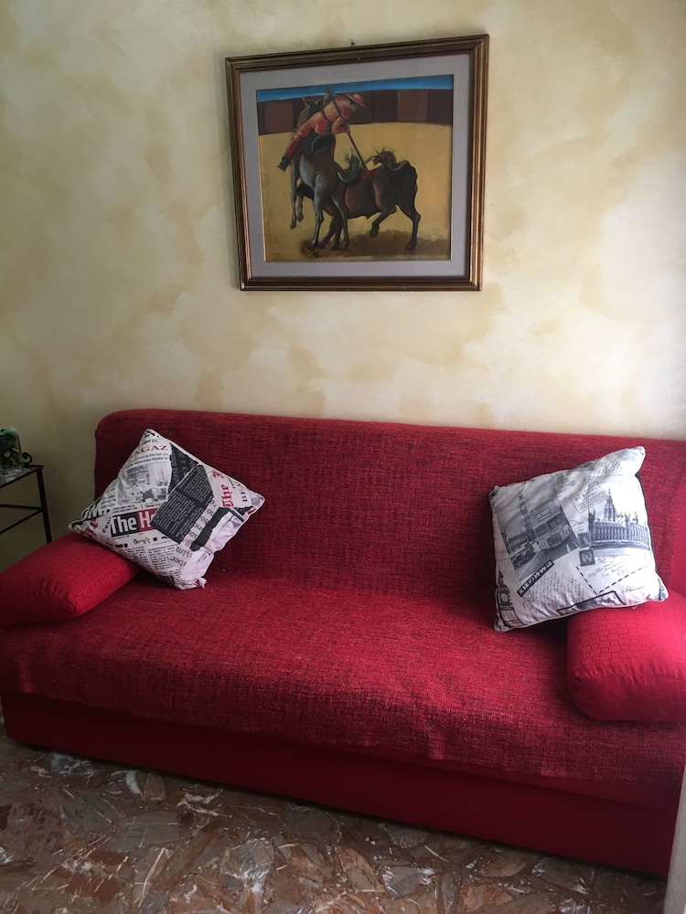 Damiani Sister Guest House 29/50