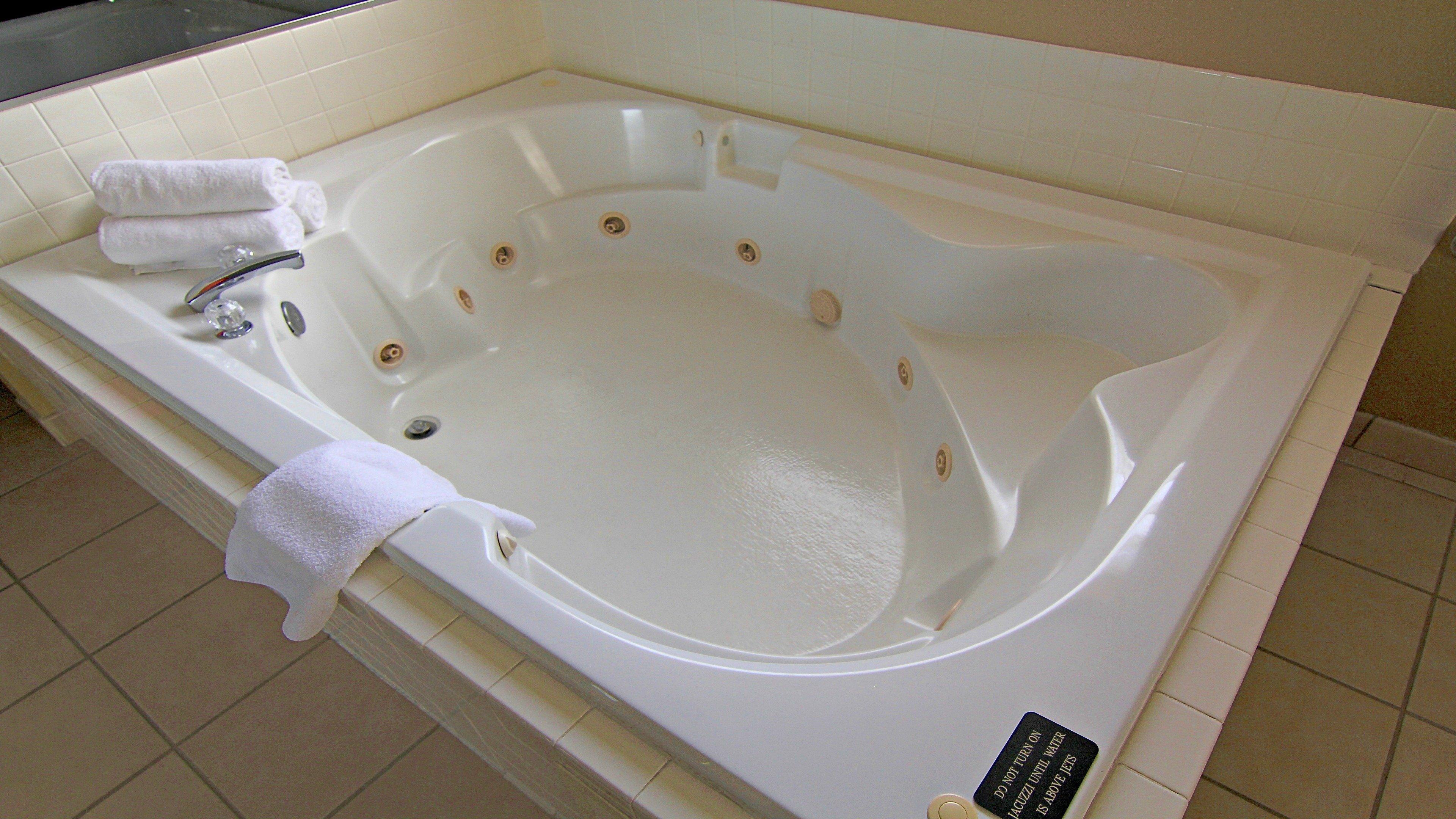 جناح بسرير كينج، Holiday Inn Express Fallon 3/4