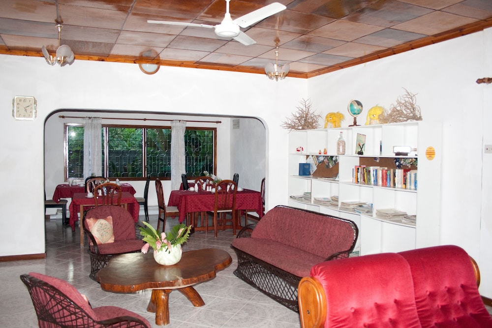 Villa De Roses 12/20