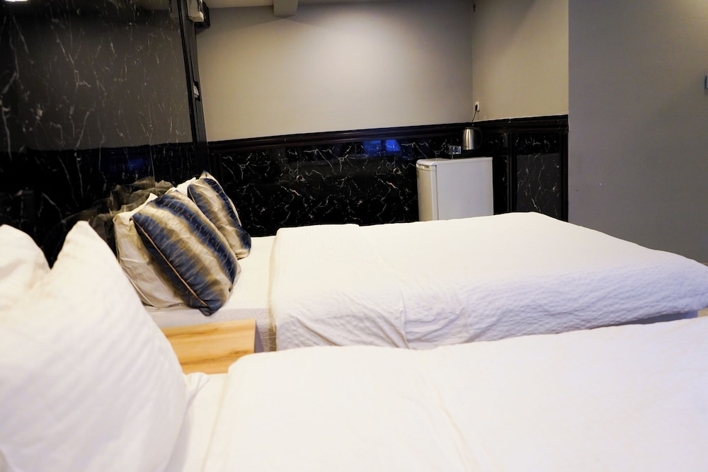 The Little Prince Hotel 17/48