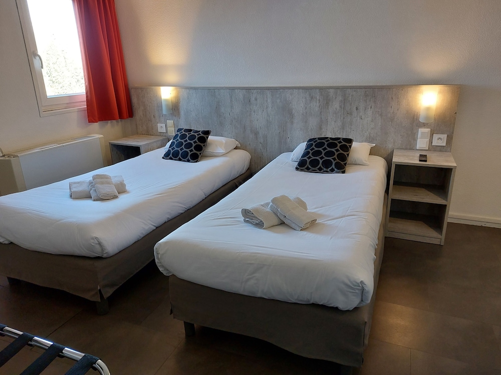 Brit Hotel Bosquet 24/50