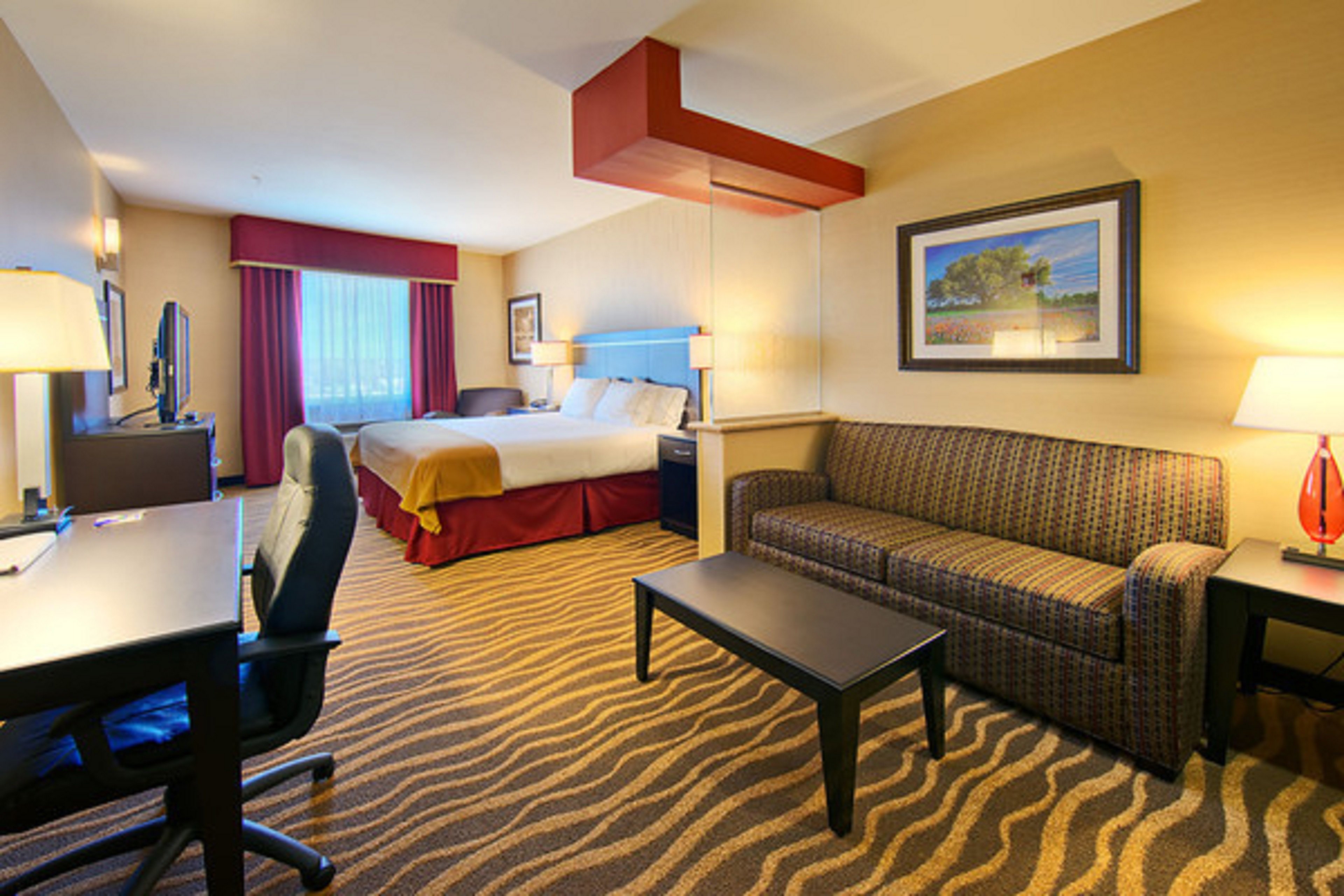 Holiday Inn Express Suites Cotulla 14/32