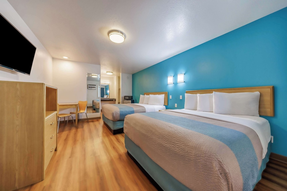 Motel6 Canby, OR 10/25