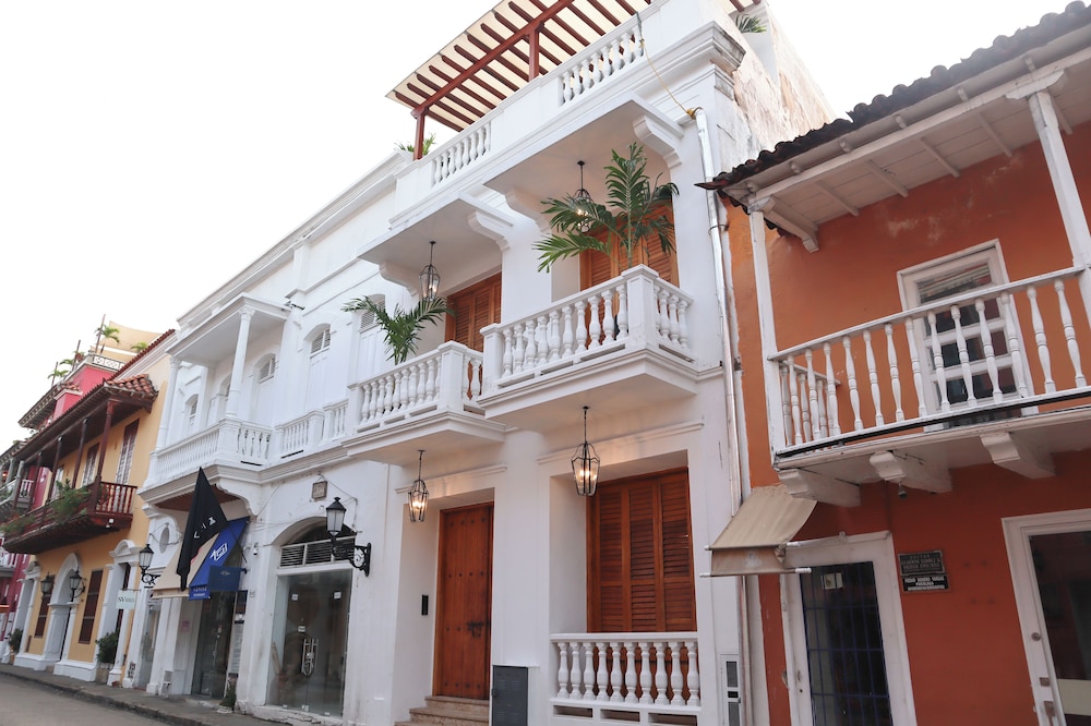 Casa Bianca by Faranda Boutique 5/58