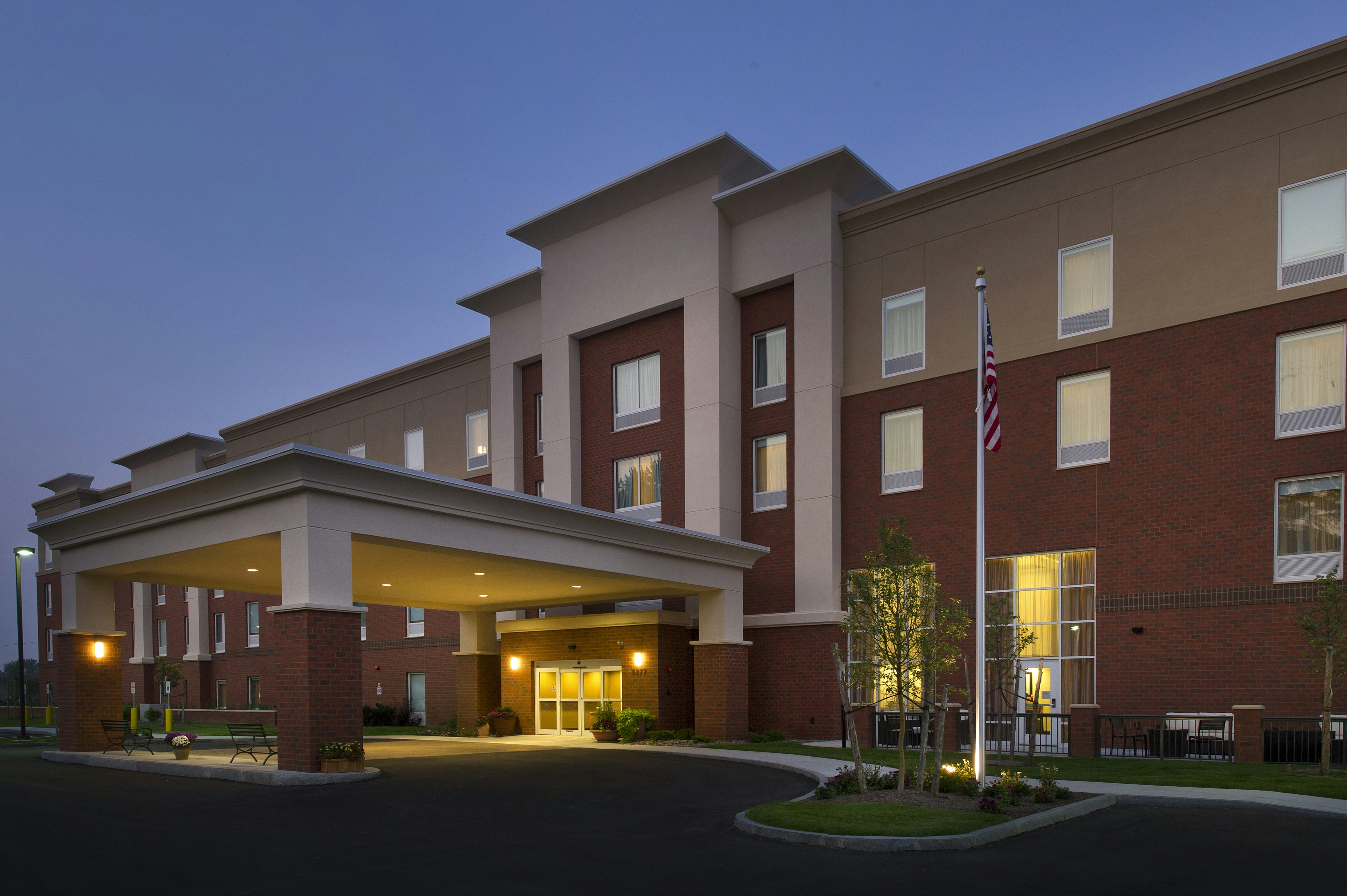 Hampton Inn & Suites Syracuse/Carrier Circle 4/47