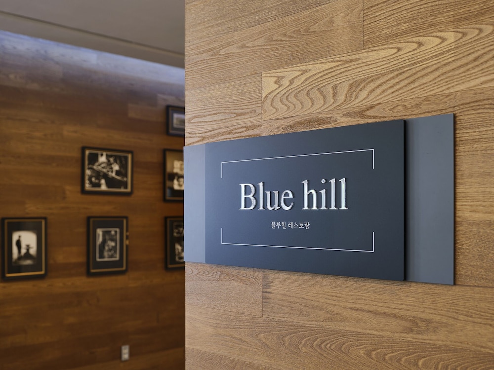 The Island Blue Hotel 10/50
