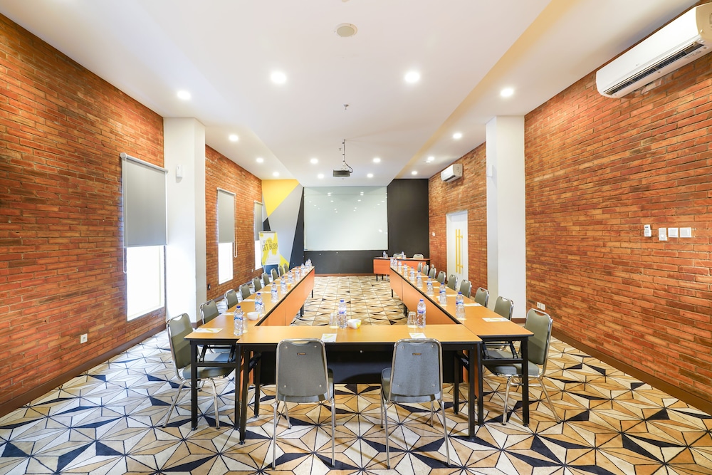 Yello Hotel Manggarai 29/32