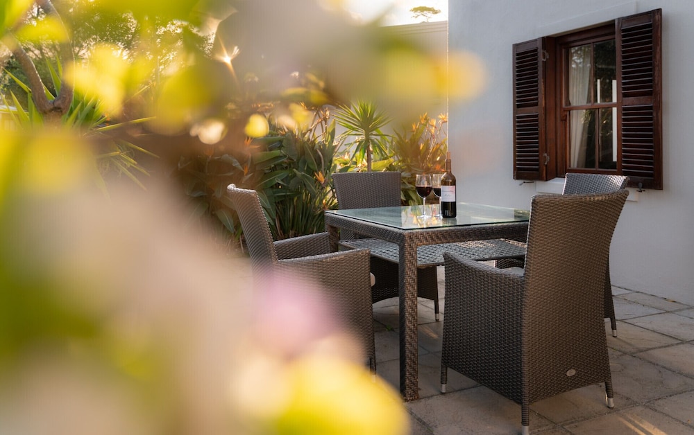 Nova Constantia Boutique Residence 10/70