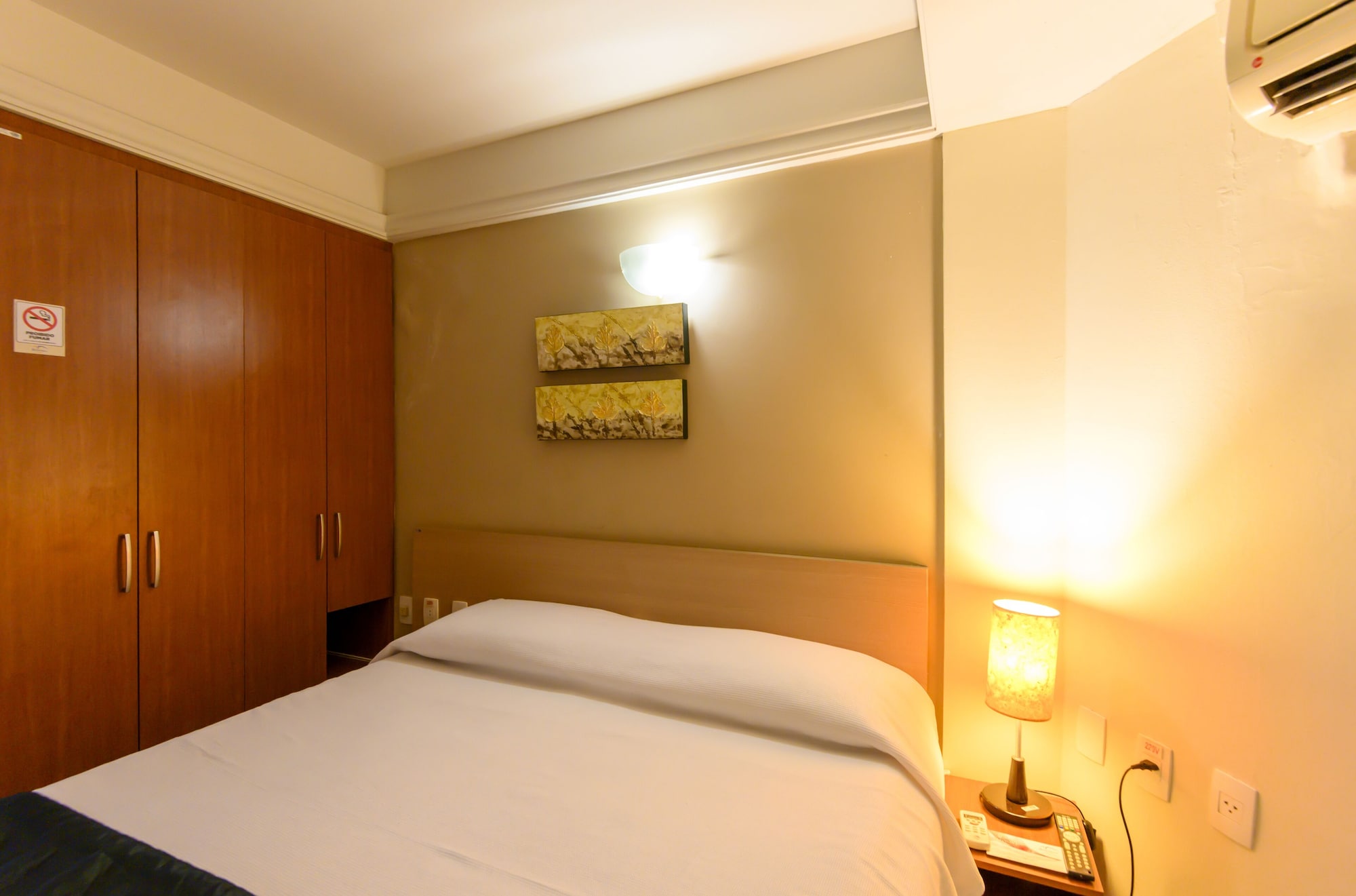ROOM, SINGLE