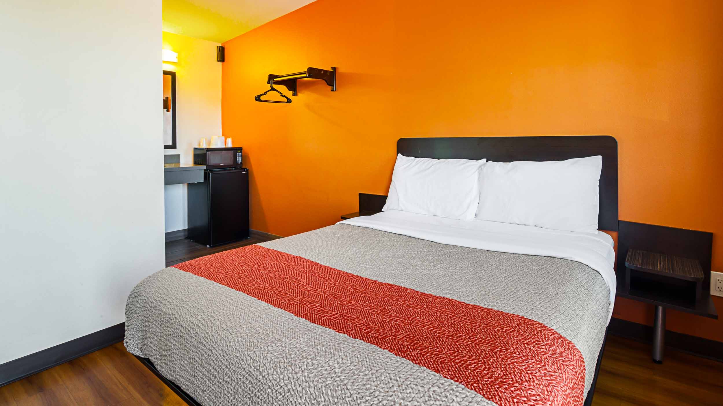 Motel6 Hesperia, CA - East 19/34