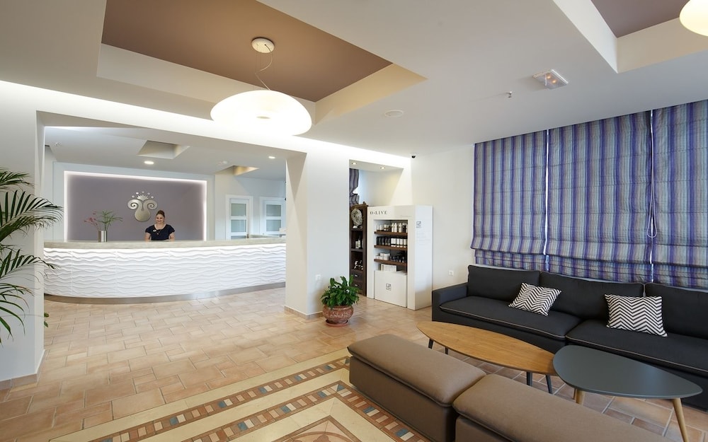 Alianthos Estate Resort 13/79