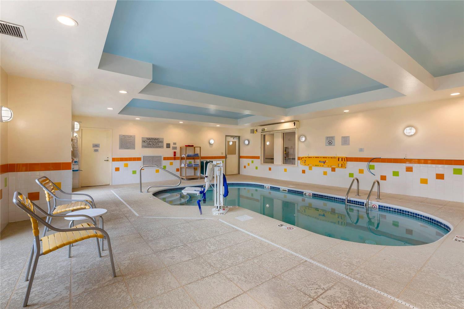 Comfort Inn and Suites Akron South 19/39