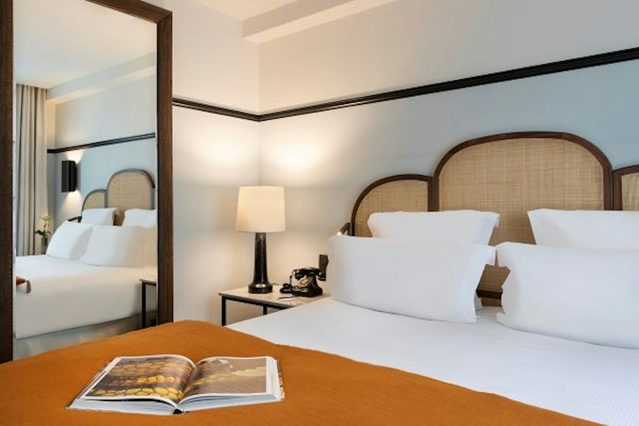 The Chess Hotel 16/44