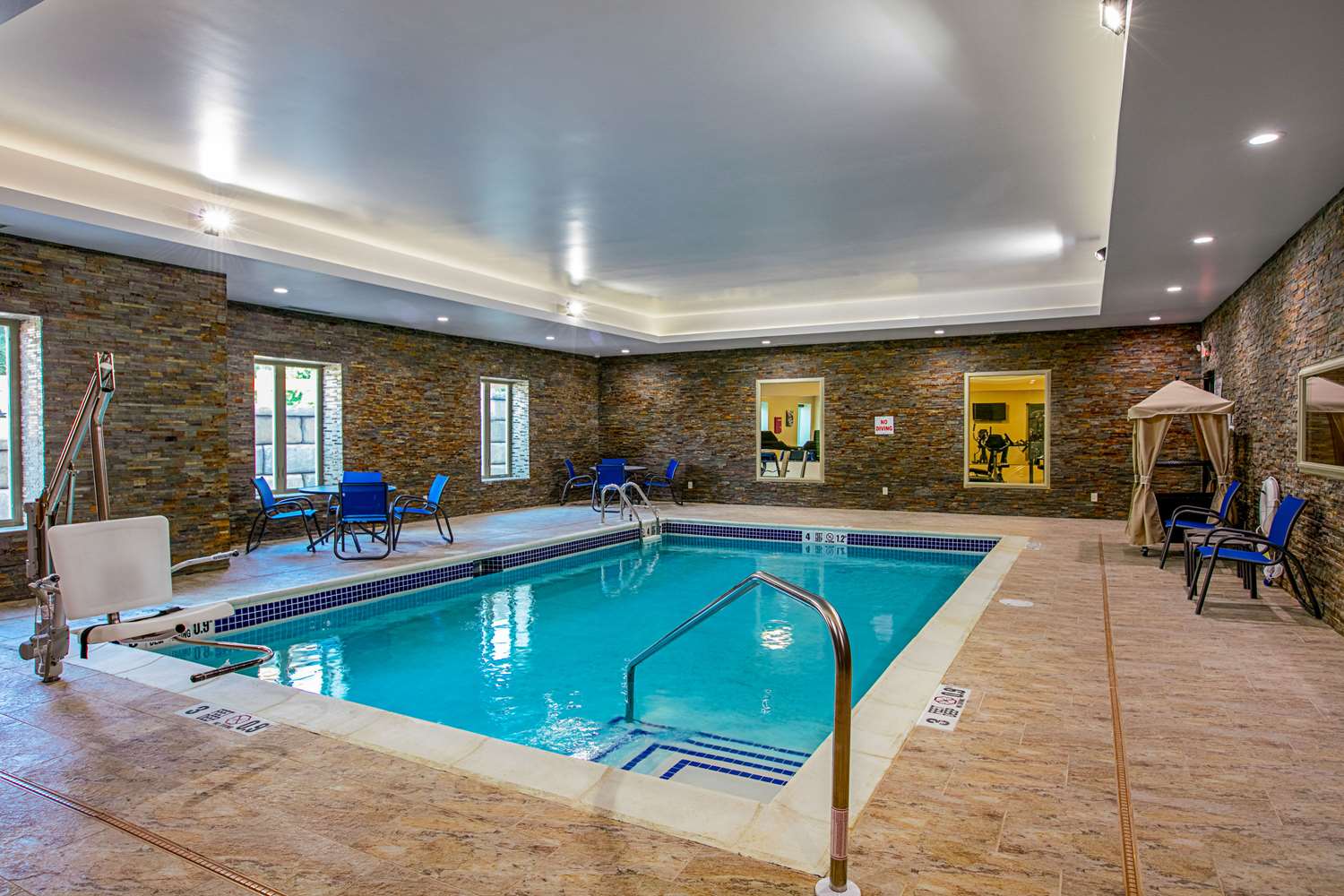 Comfort Suites Fishkill Near Interstate 84 9/17