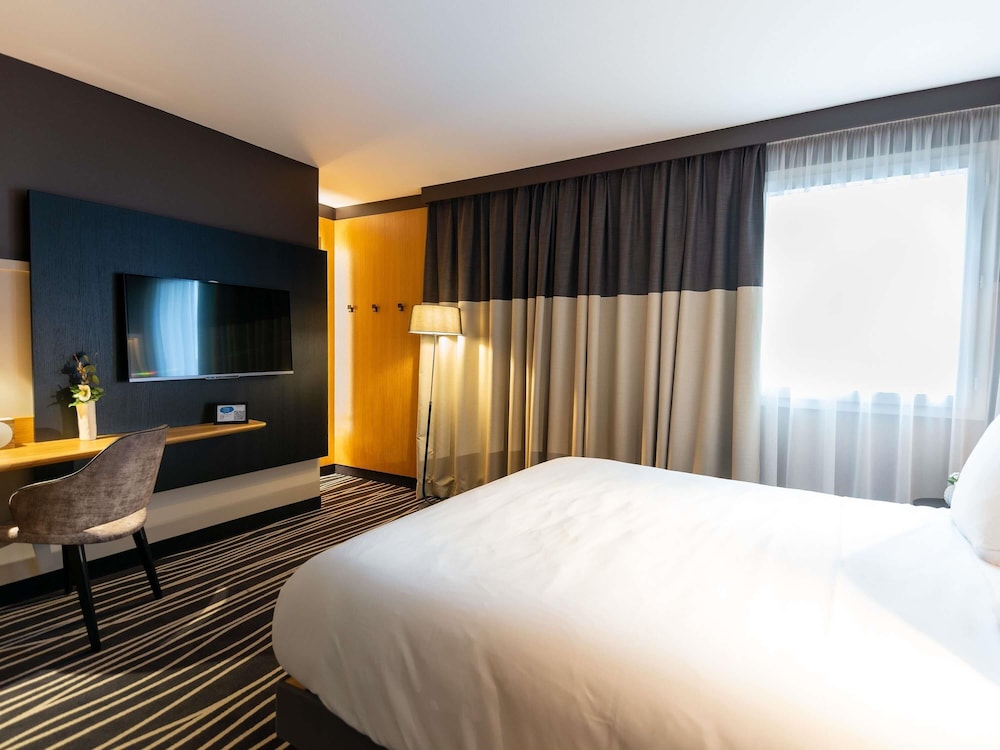 PRIVILEGE, DOUBLE BED
