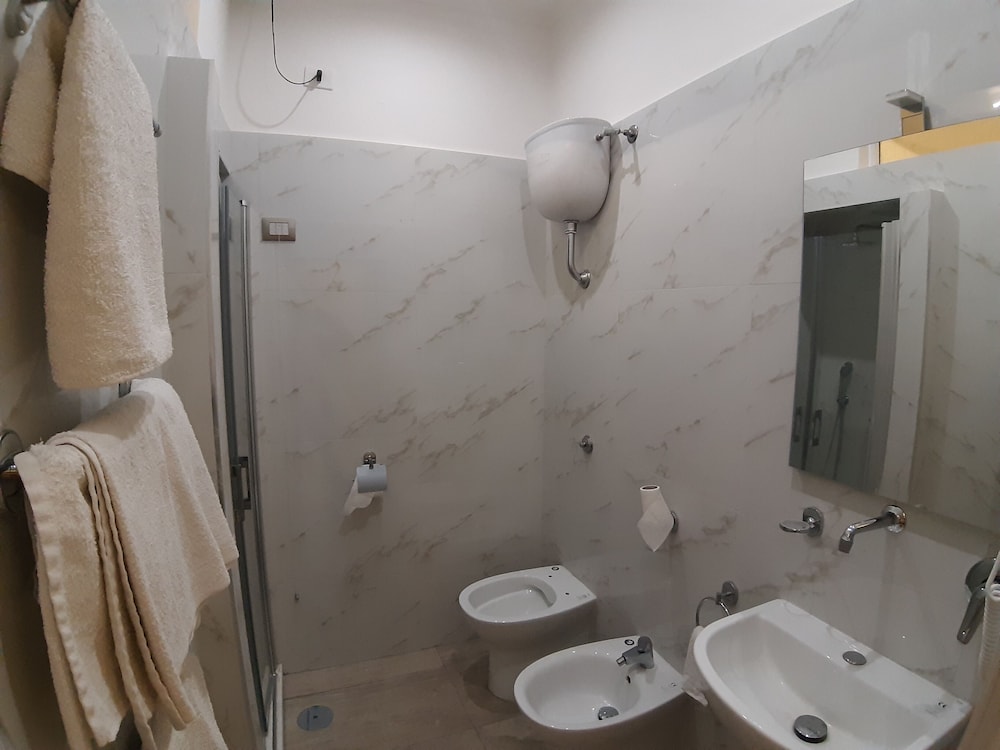 ROOM, SINGLE, DOUBLE BED