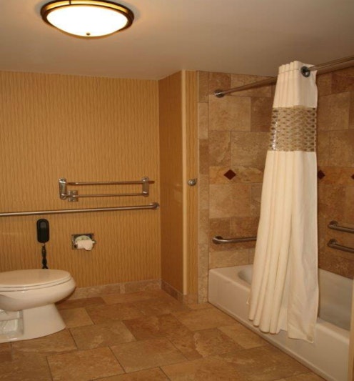 Hampton Inn And Suites Aberdeen 43/44