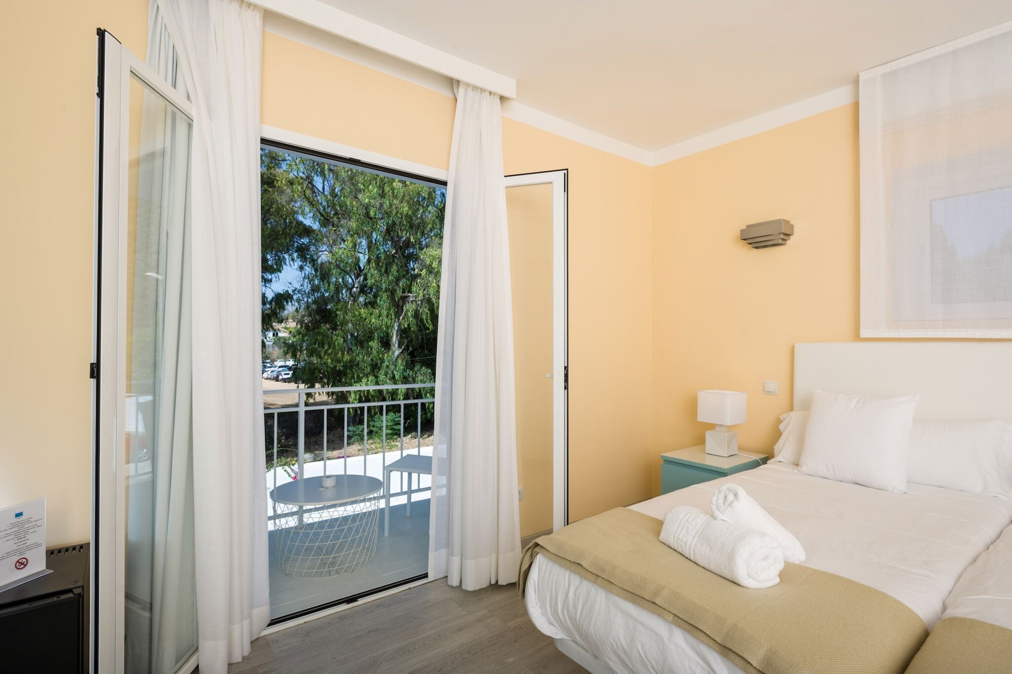 SUPERIOR, TWIN BEDS, TERRACE
