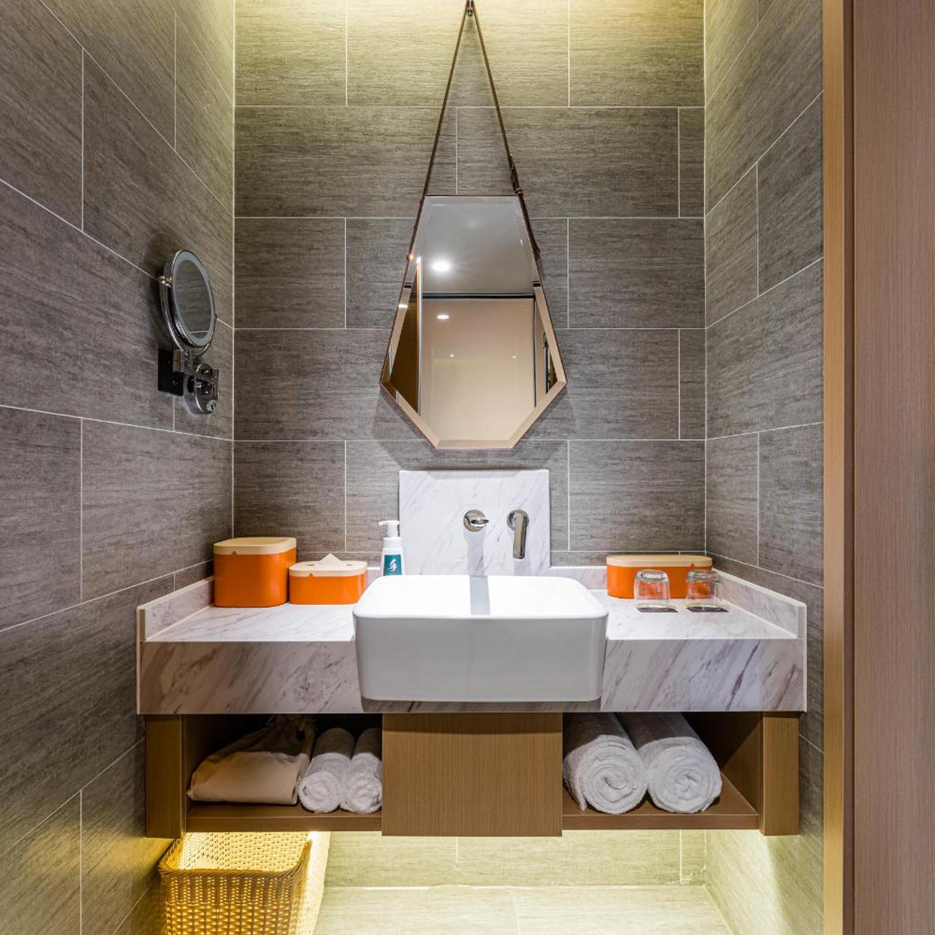 Hangzhou West Lake Science and Technology Park Atour Hotel 56/56