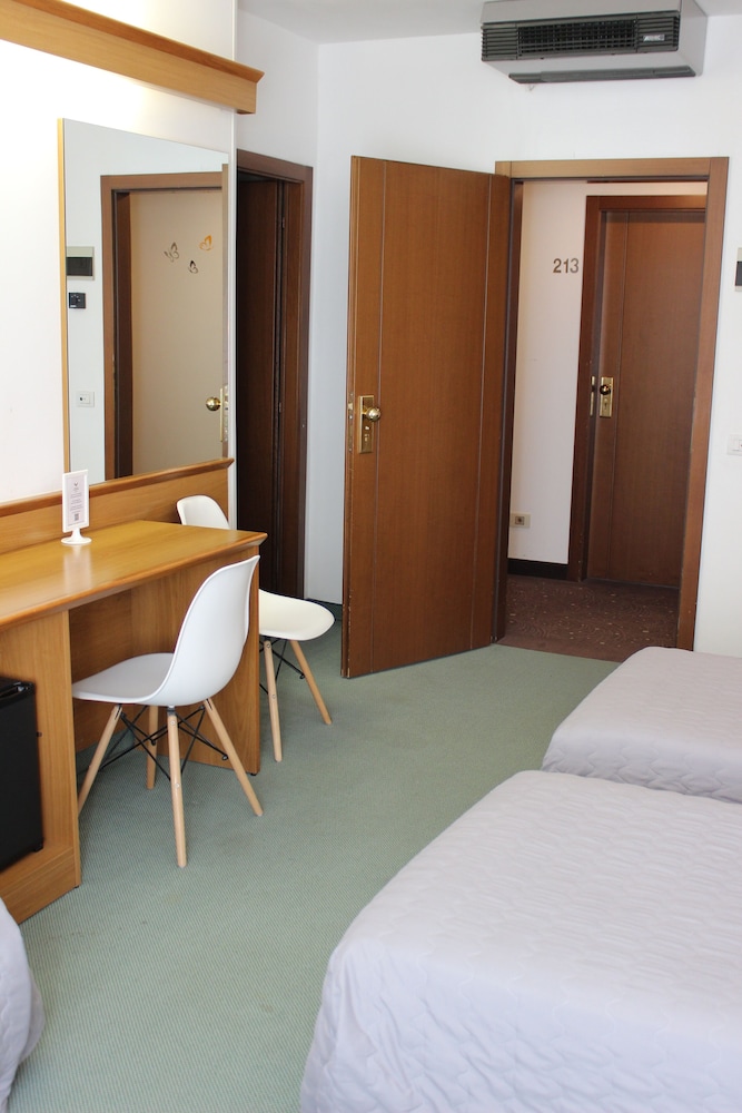 Hotel Everest 23/70