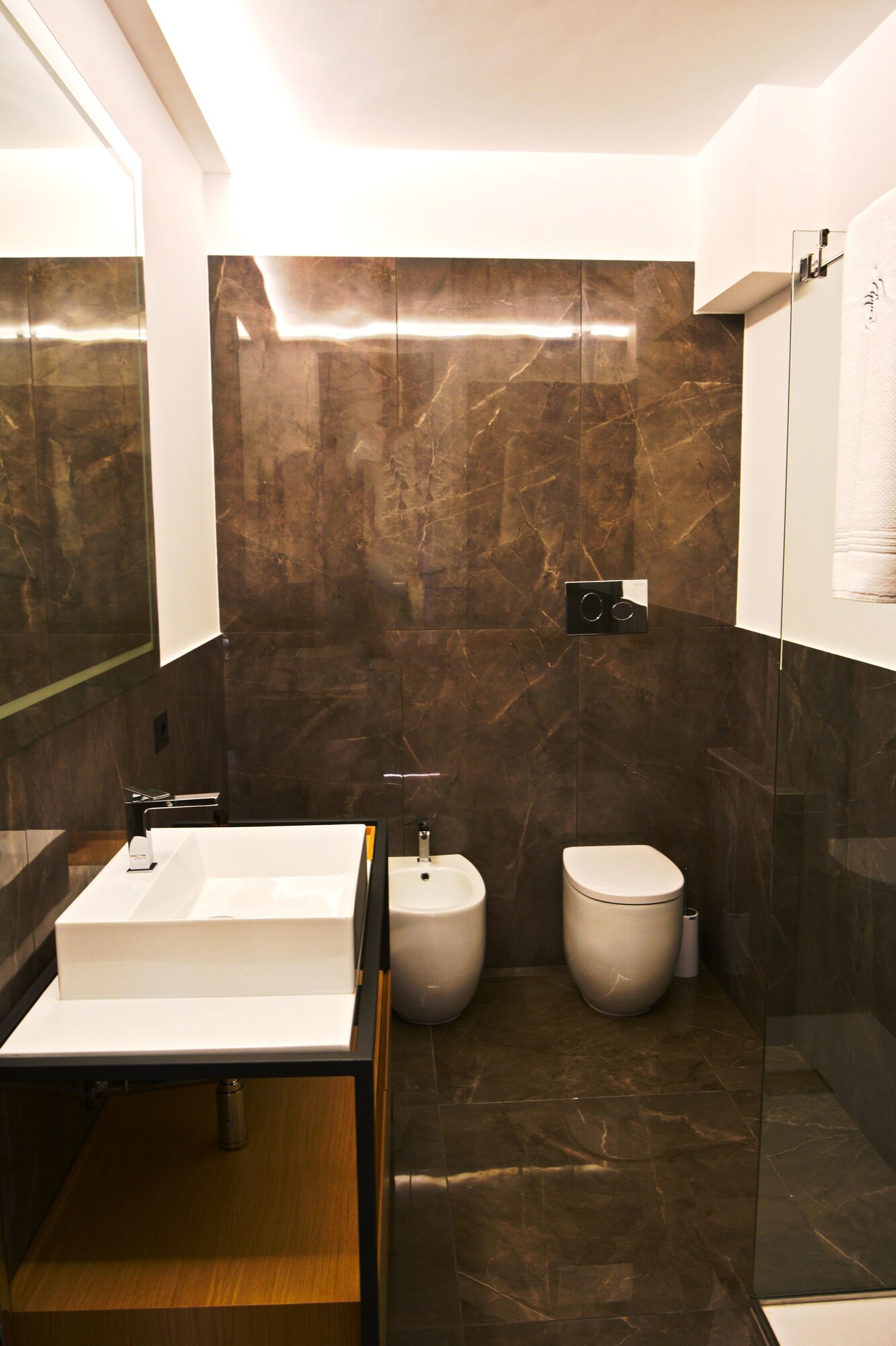 SUPERIOR, DOUBLE BED, CITY VIEW, BALCONY