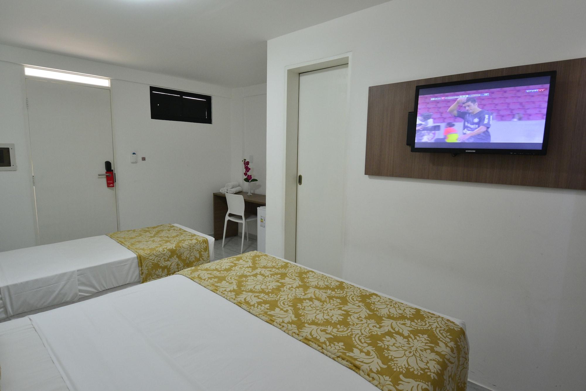 Blue Hotel 24/42