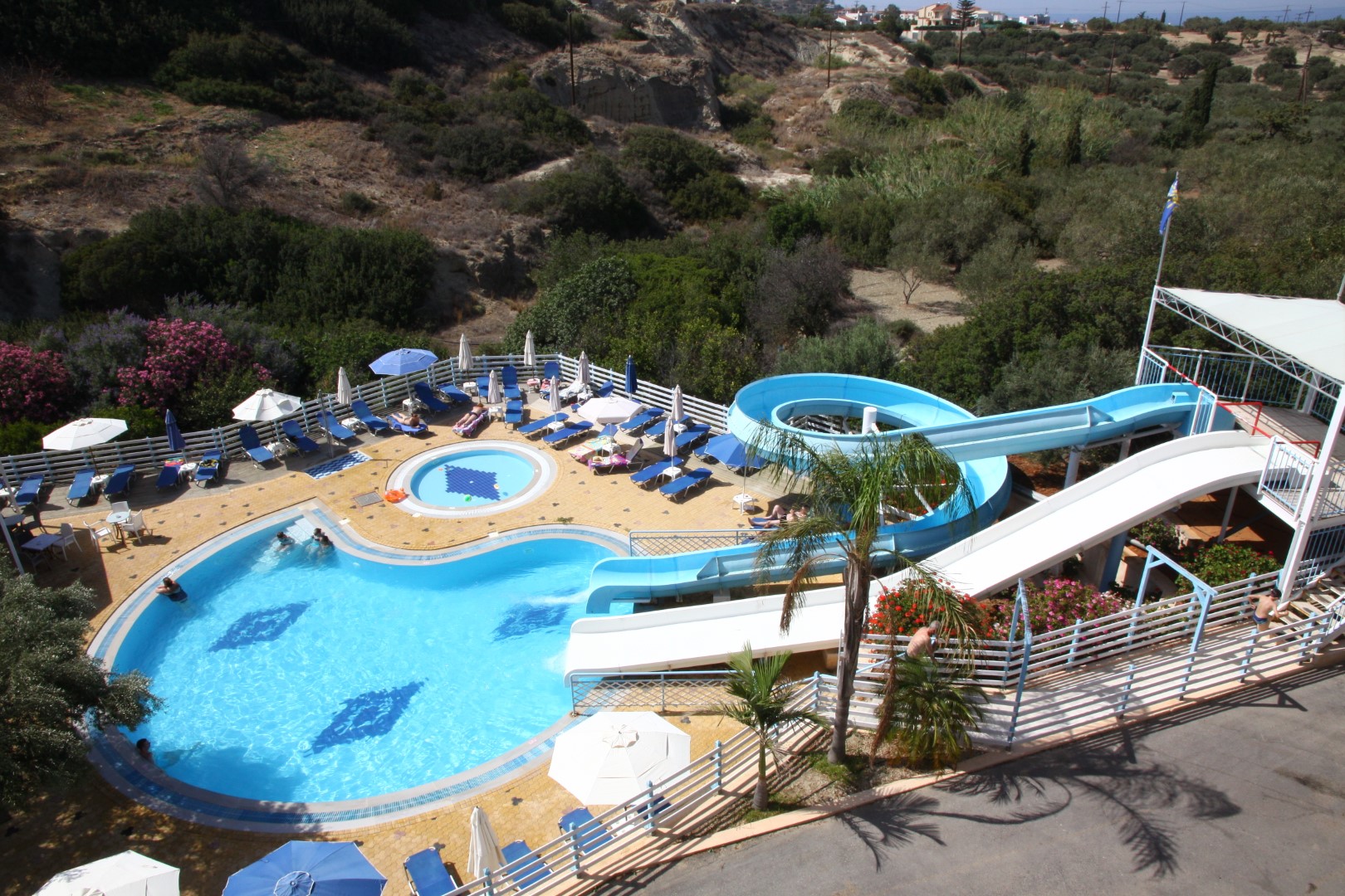 Bellos Hotel & Apartments 25/31