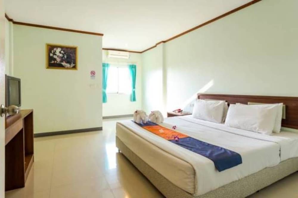 Khunyuw Hotel 21/63