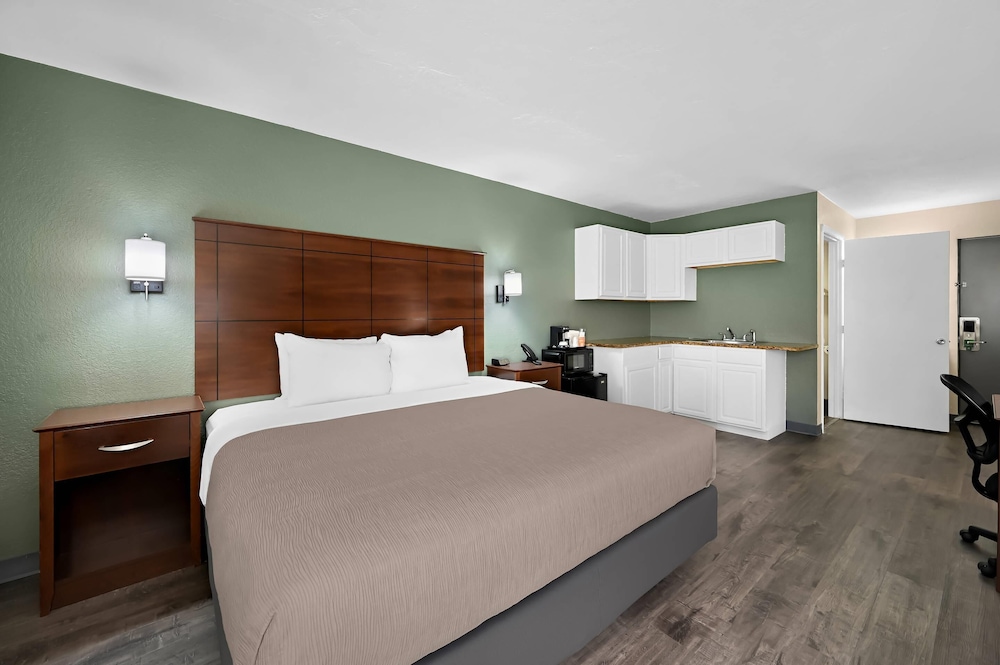 UPGRADE, EXECUTIVE, SUITE, KING BED, SOFA
