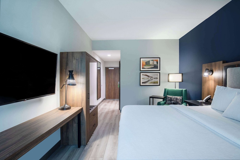 La Quinta Inn & Suites by Wyndham Chattanooga Downtown/South 28/61