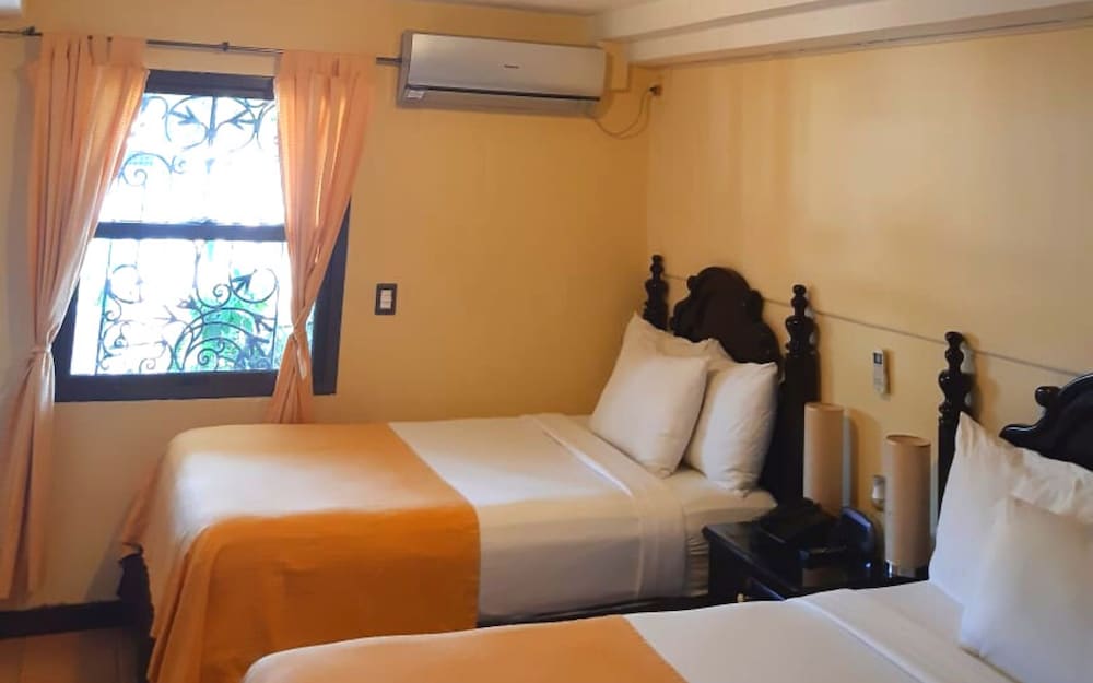 ROOM, DOUBLE BED