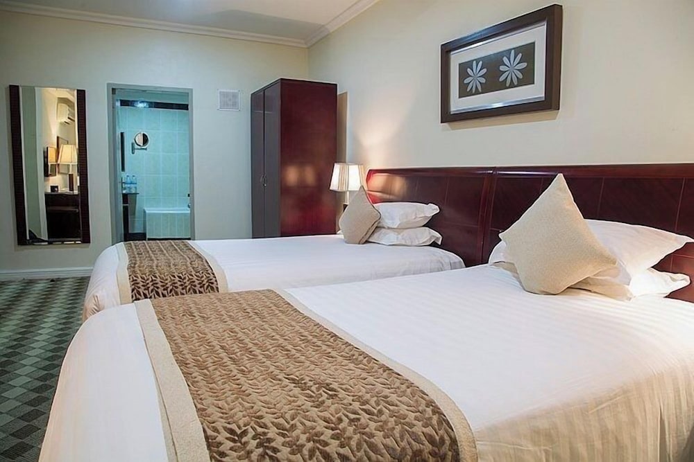 DELUXE, DOUBLE BED