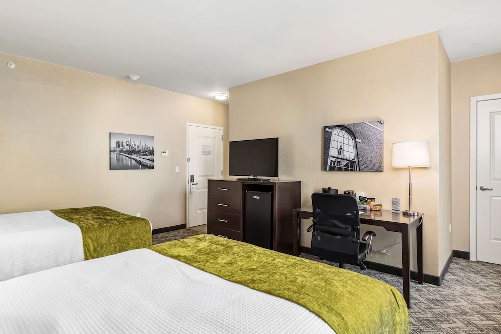 Best Western Plus Philadelphia-Pennsauken Hotel 11/32