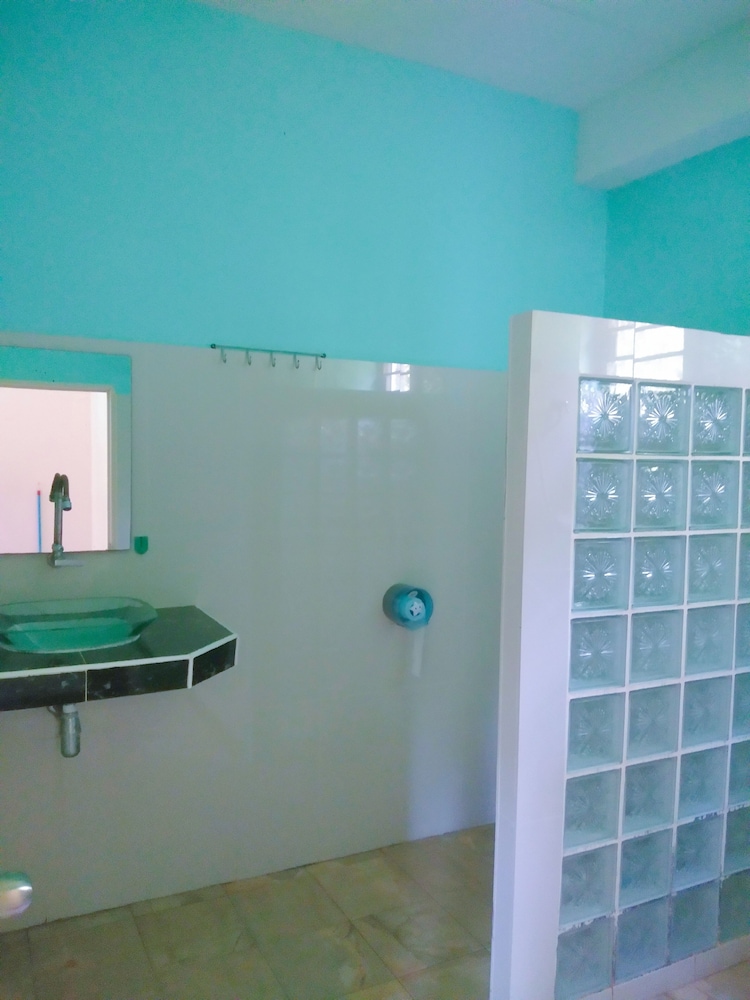 Chomlay Restaurant & Room For Rent 4/27