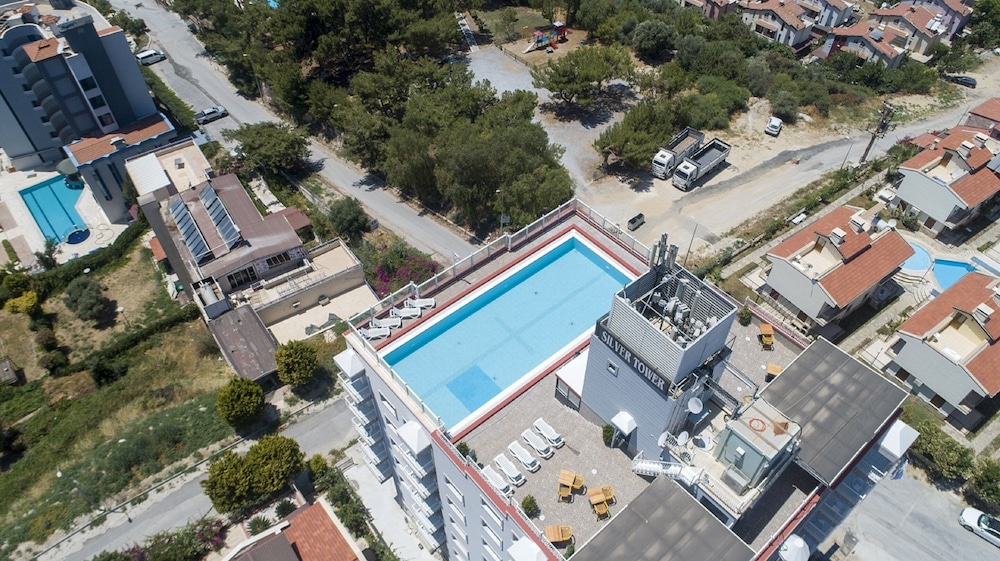 Silver Tower Residence 3/50