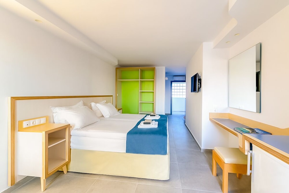 Alia Beach Hotel Adults only 18+ 8/48