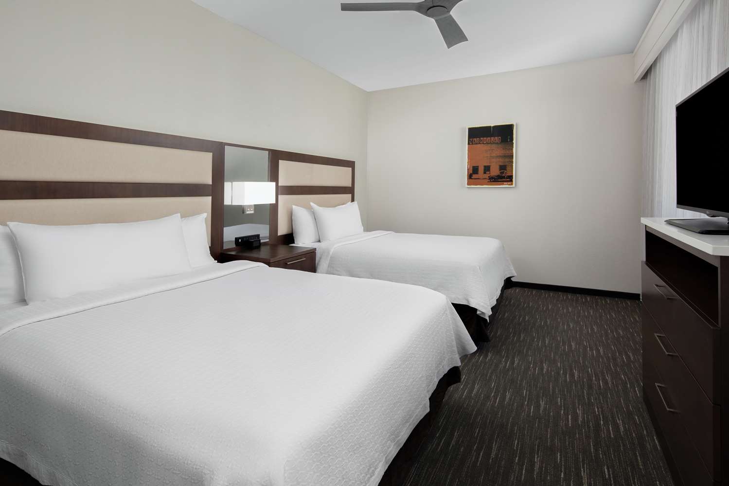 DELUXE, 2 QUEEN BEDS, SOFA
