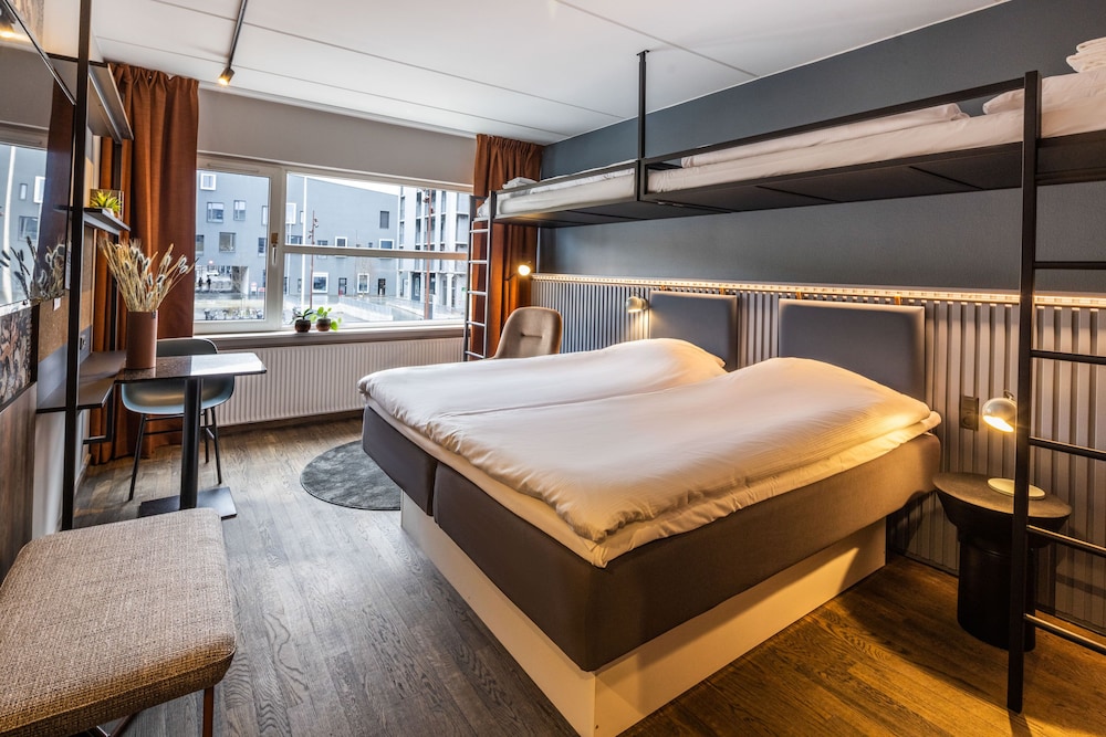 Pier 5 Hotel 21/64