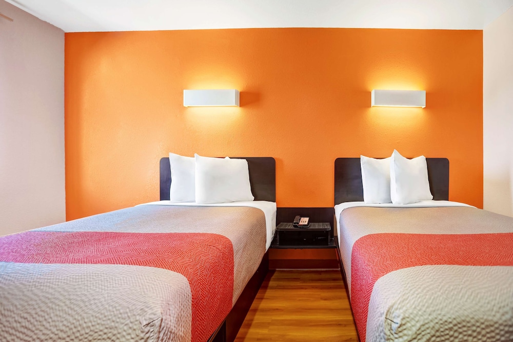 Motel6 Truth Or Consequences, NM 28/37