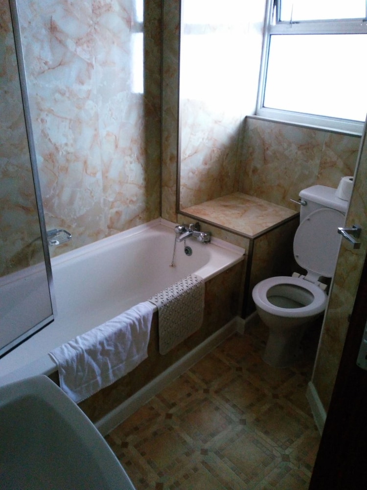 TALANA HOTEL 20/20