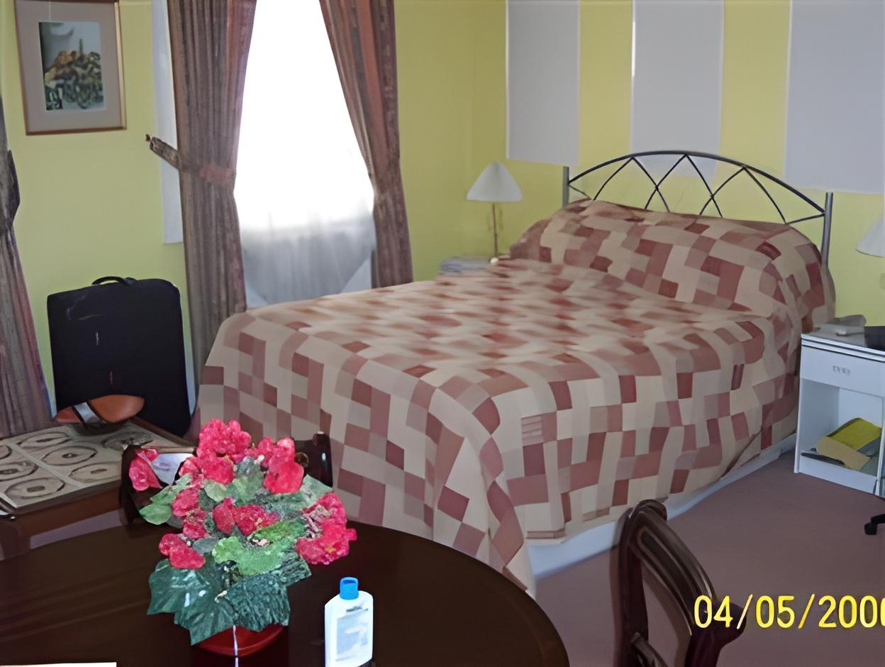 Kensington Court ApartHotel 10/23