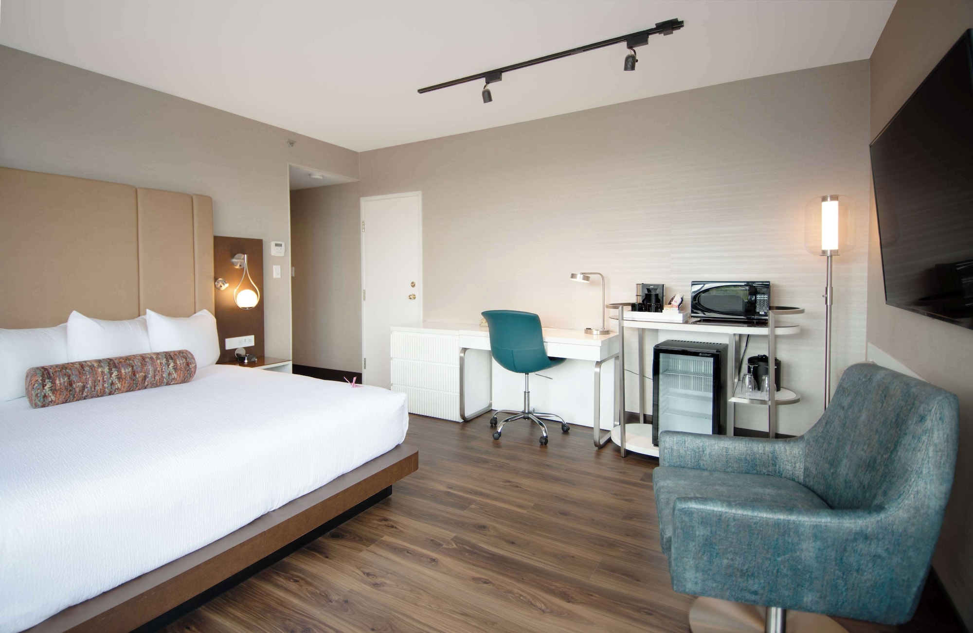 COAST, PREMIUM, KING BED