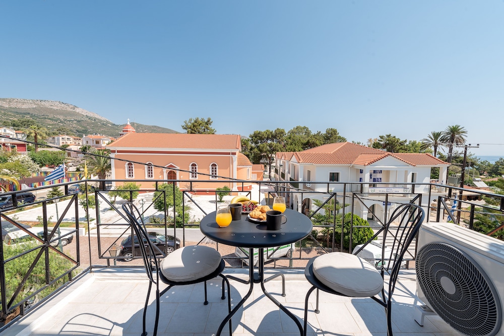 Costa Azzurra Hotel 53/58