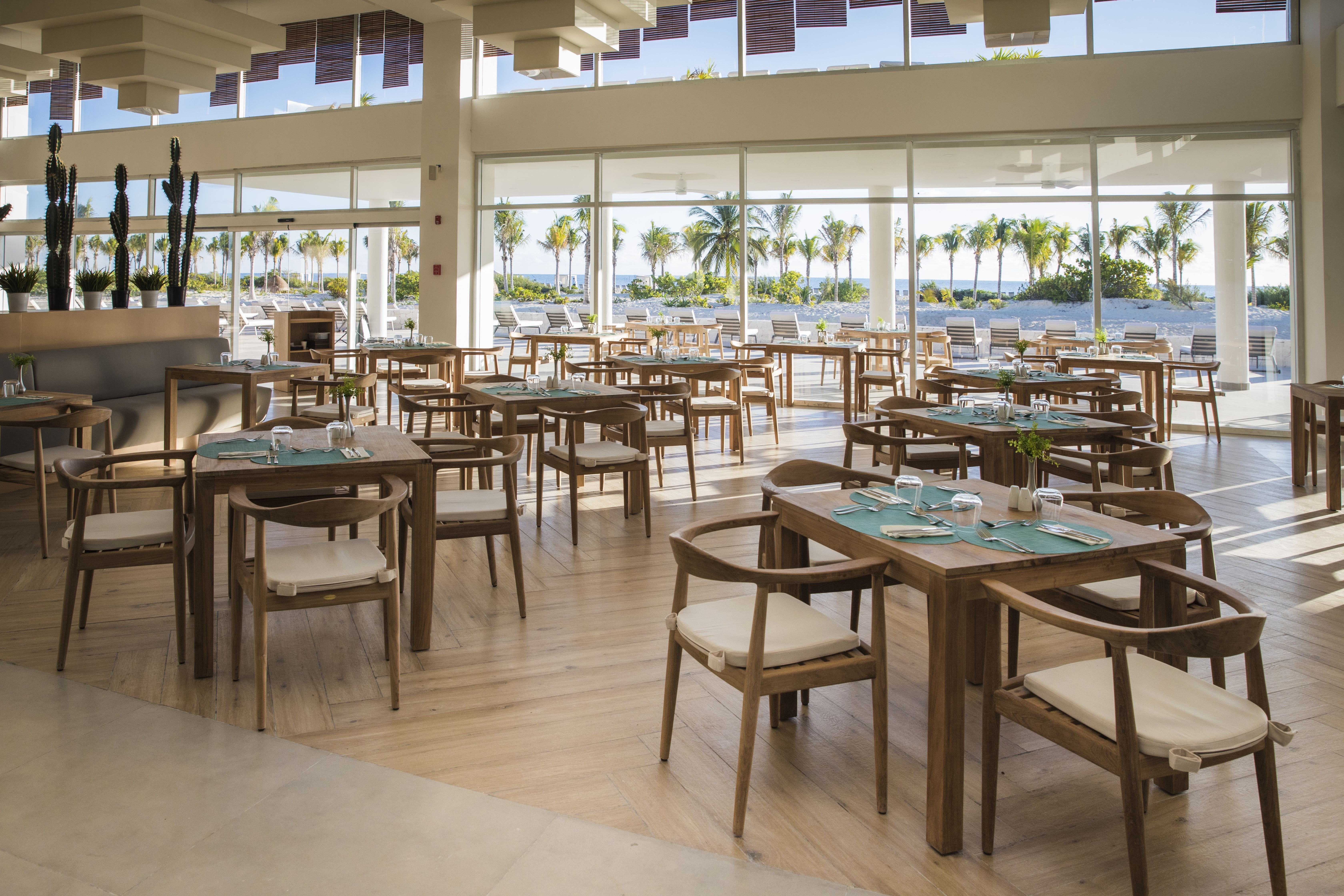 Majestic Elegance Costa Mujeres 32/42