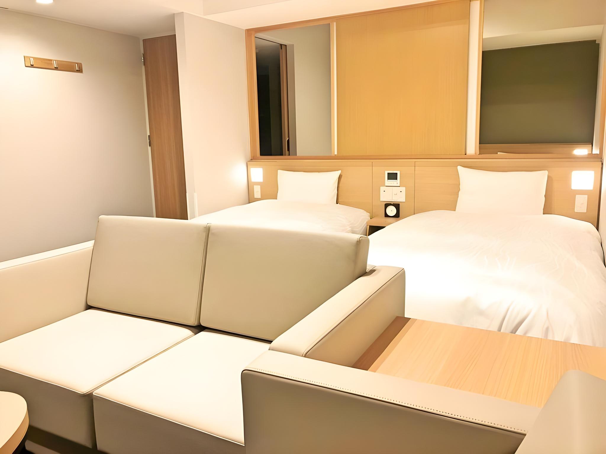 Western, Quadruple, Twin Beds