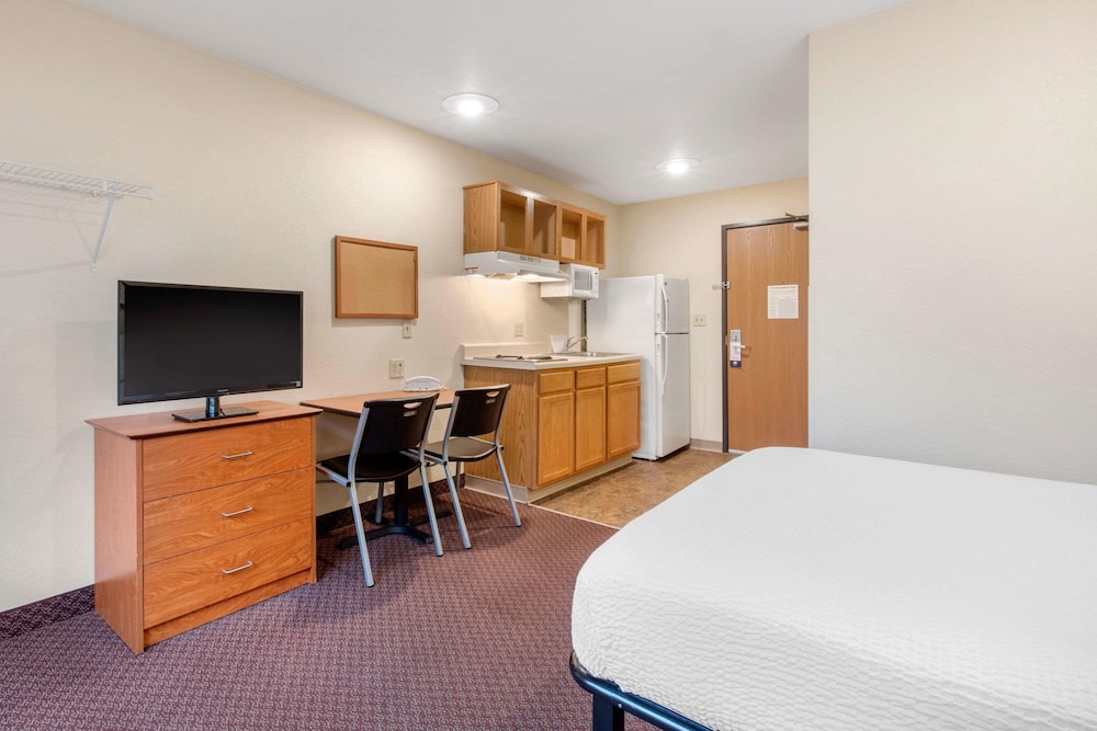 Suburban Studios Huntsville University Area 30/43