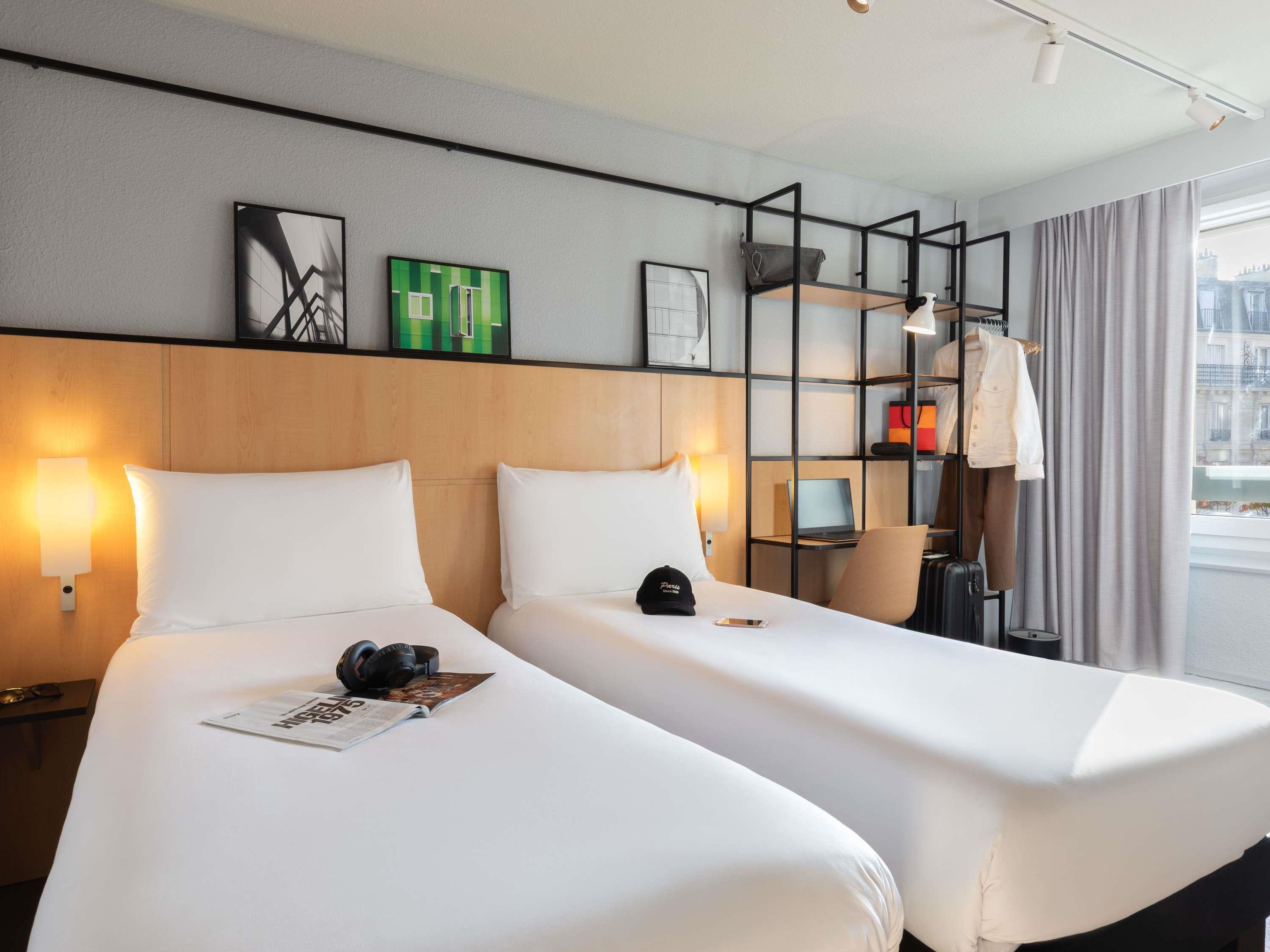 STANDARD, DOUBLE BED, EIFFEL VIEW