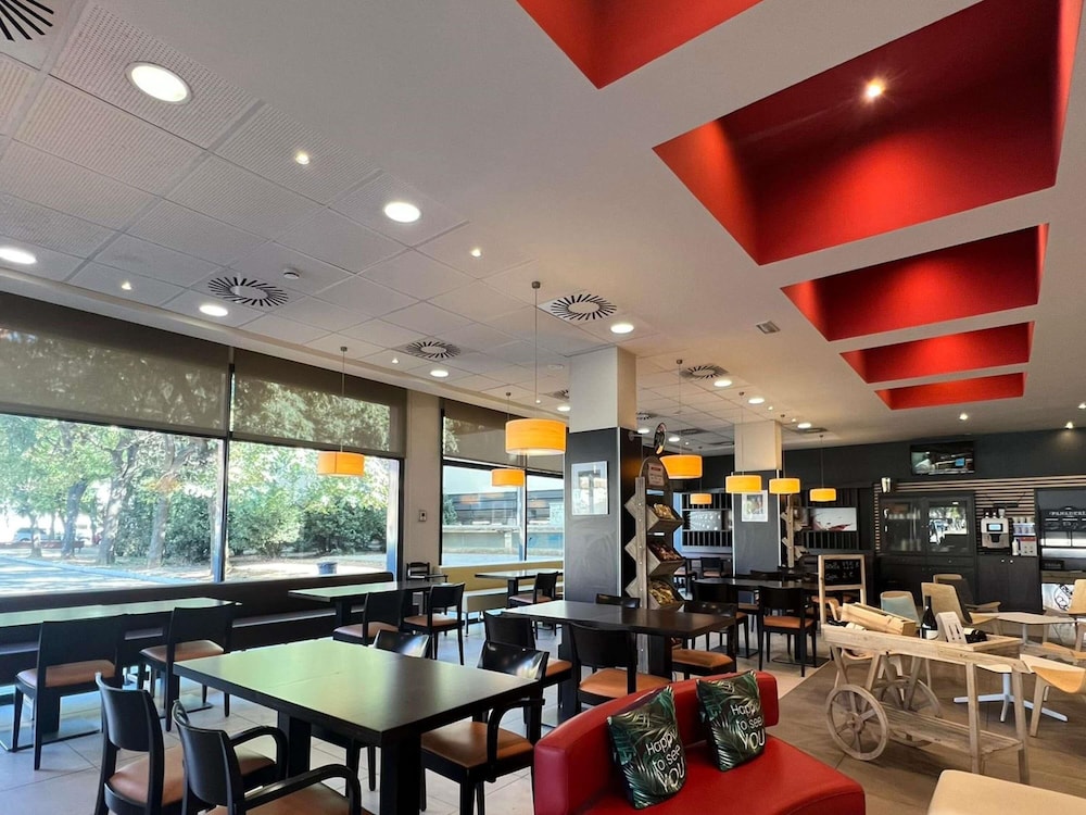 IBIS BARCELONA RIPOLLET 54/72
