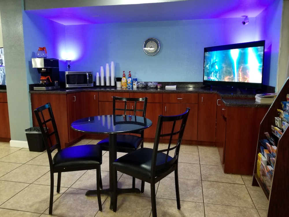 Econo Inn Ormond Beach (Ex Motel 6) 34/41