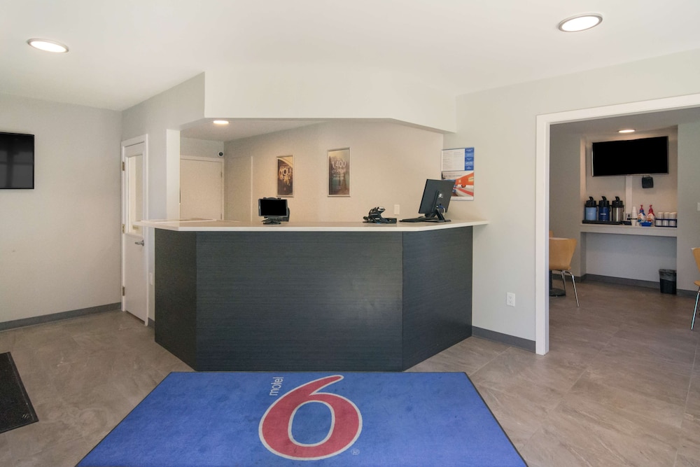 Motel6 Saanichton, BC - Victoria Airport 11/64